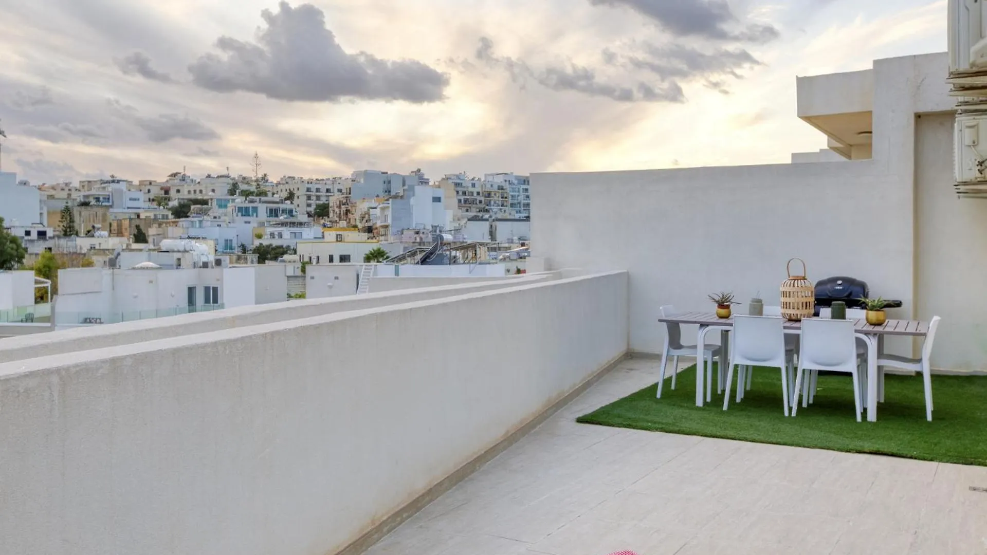 Malta Pool Penthouse Apartment Is-Swieqi