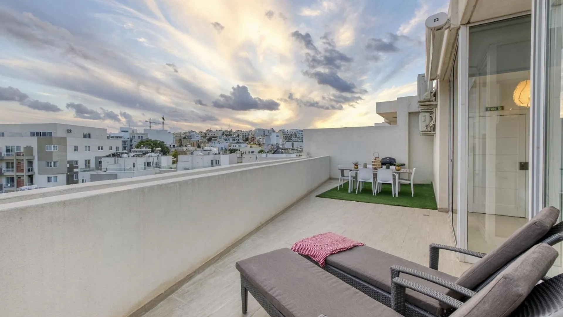 Malta Pool Penthouse Apartment Is-Swieqi 0*,  Malta